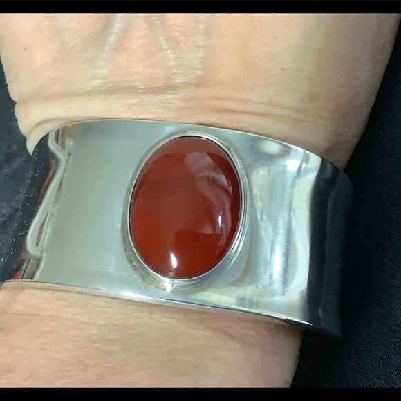 Sterling silver & Carnelian stone cuff bracelet - Picture 5 of 8